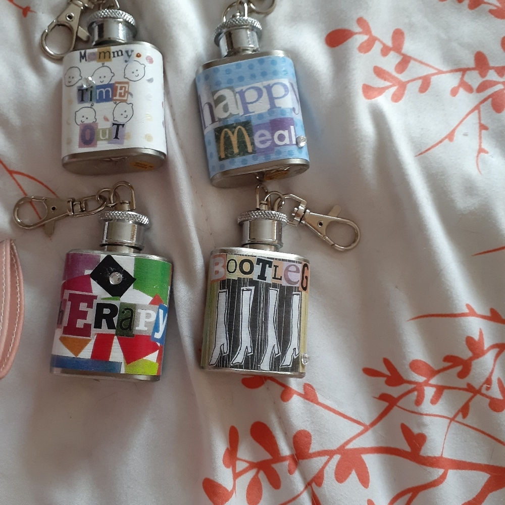 Cute mini flask keychains